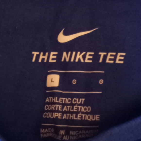 Nike tee - Picture 2 of 2